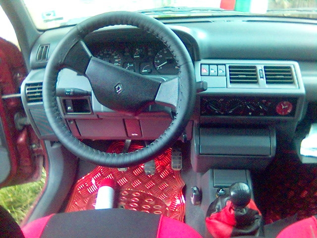 1995 Renault Clio